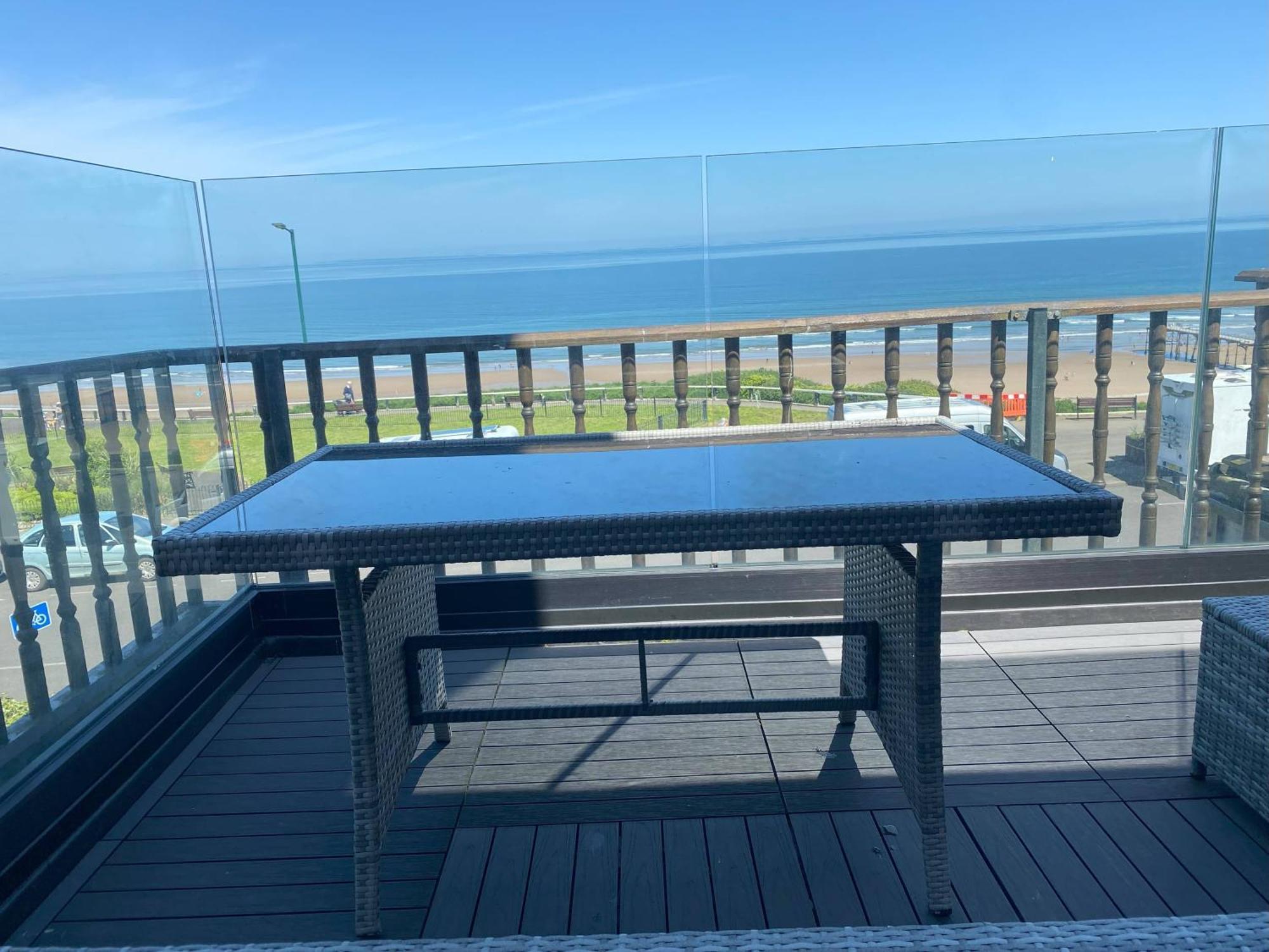 Captain'S Deck Beach Balcony Perfectlysaltburn Saltburn-by-the-Sea Exterior foto