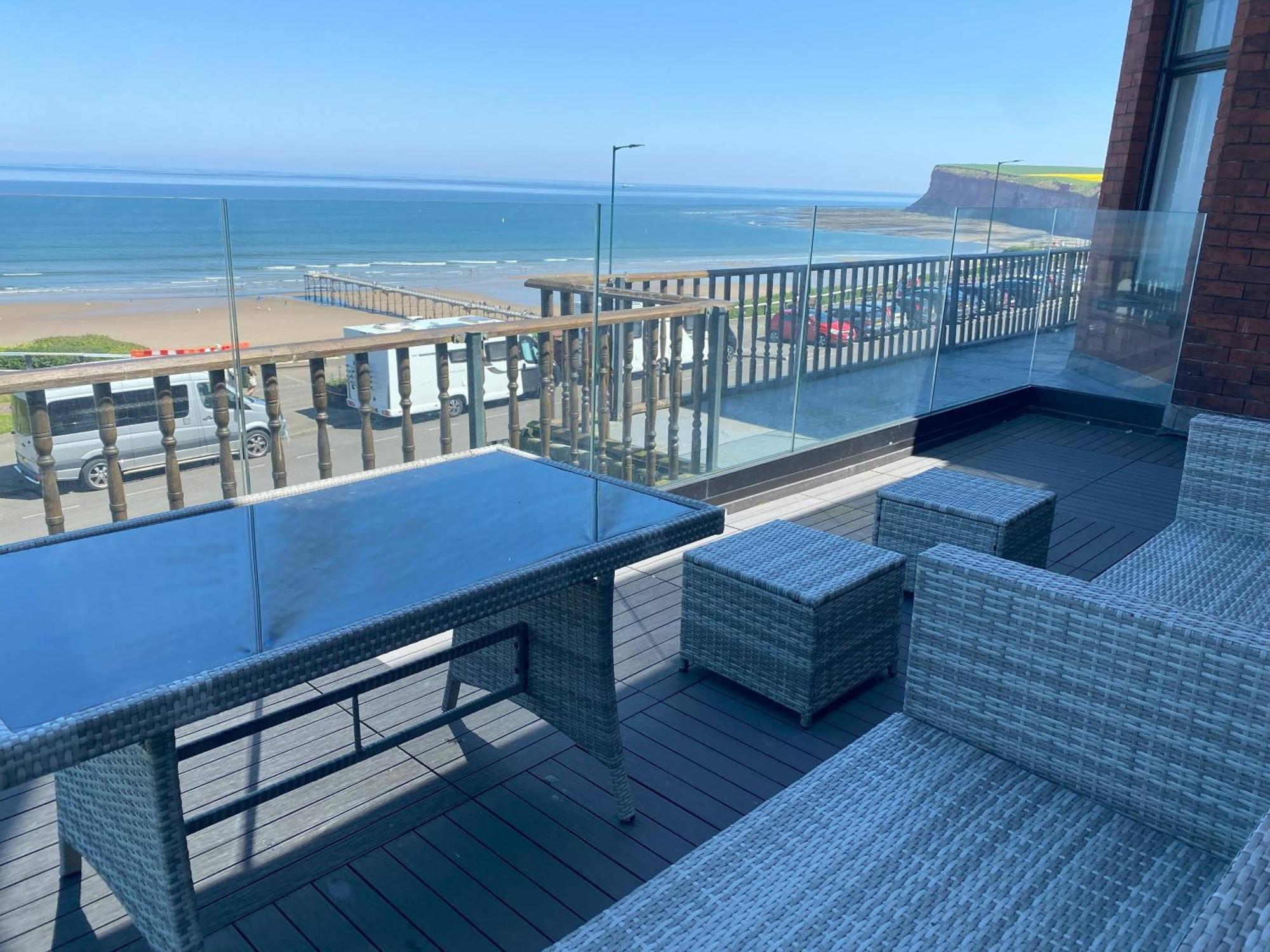 Captain'S Deck Beach Balcony Perfectlysaltburn Saltburn-by-the-Sea Exterior foto